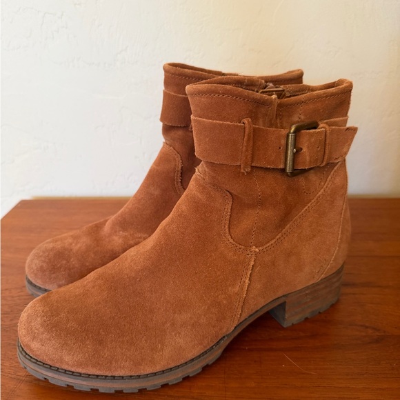 Clarks Suede Ankle Booties in Chestnut - Picture 2 of 6